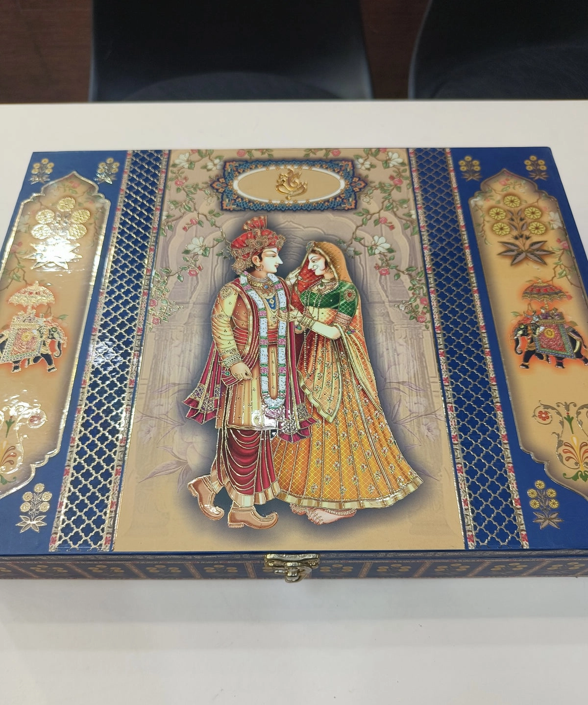 Luxury wedding invite box thumbnail 2