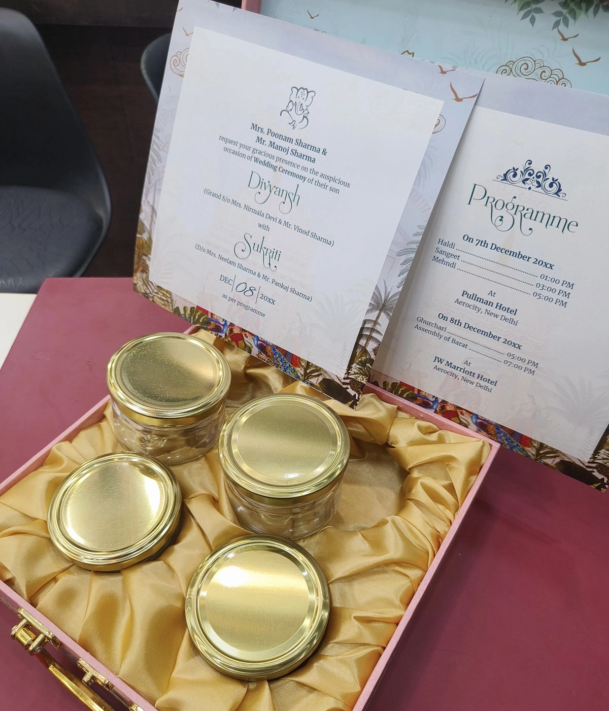 Luxury wedding invite box thumbnail 3