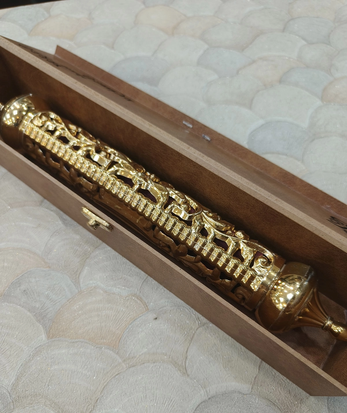 Velvet fabric scroll thumbnail 3