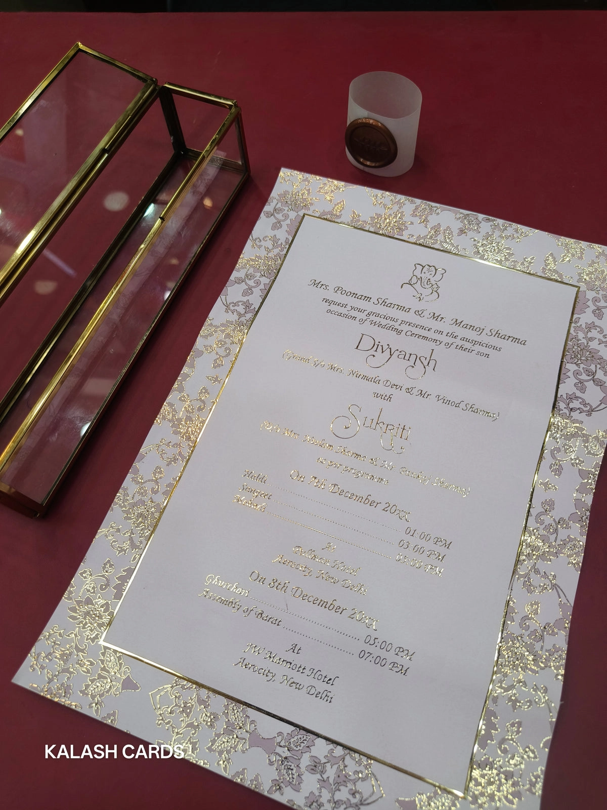 Scroll invite with gold foil printing thumbnail 2