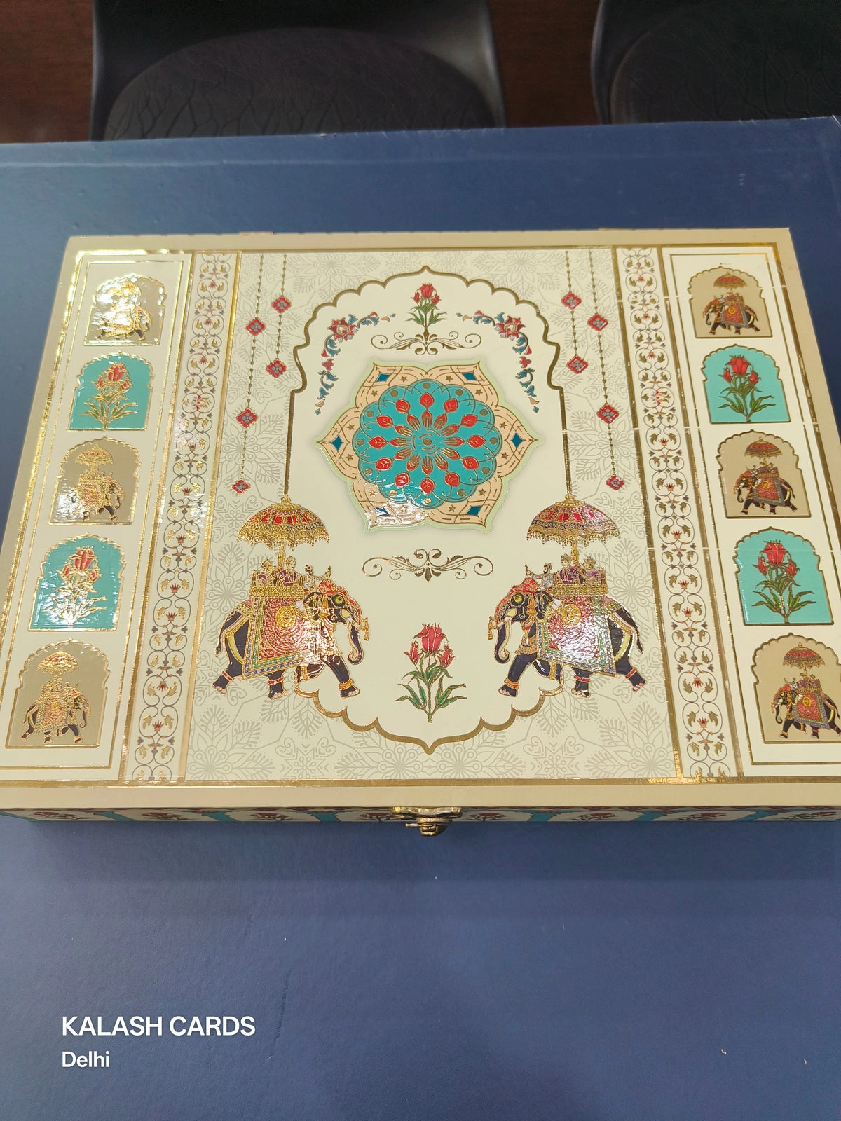 Luxury wedding invite box thumbnail 3