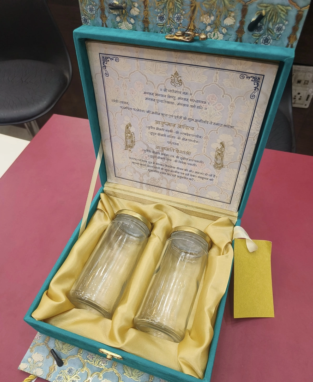 Luxury wedding invite box thumbnail 4