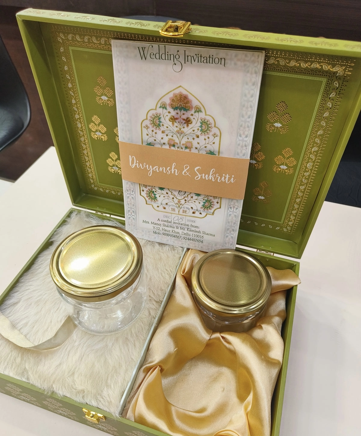 Emerald Velvet Luxury Wedding Invite Box thumbnail 5