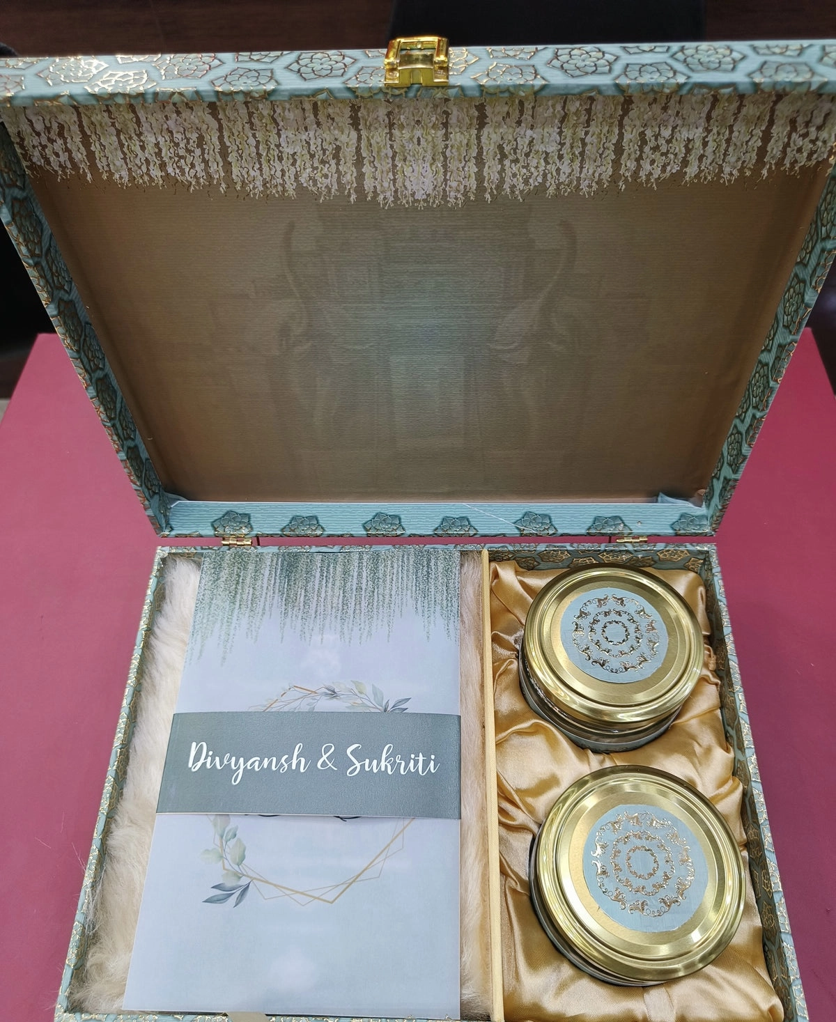 Luxury wedding invite box thumbnail 3