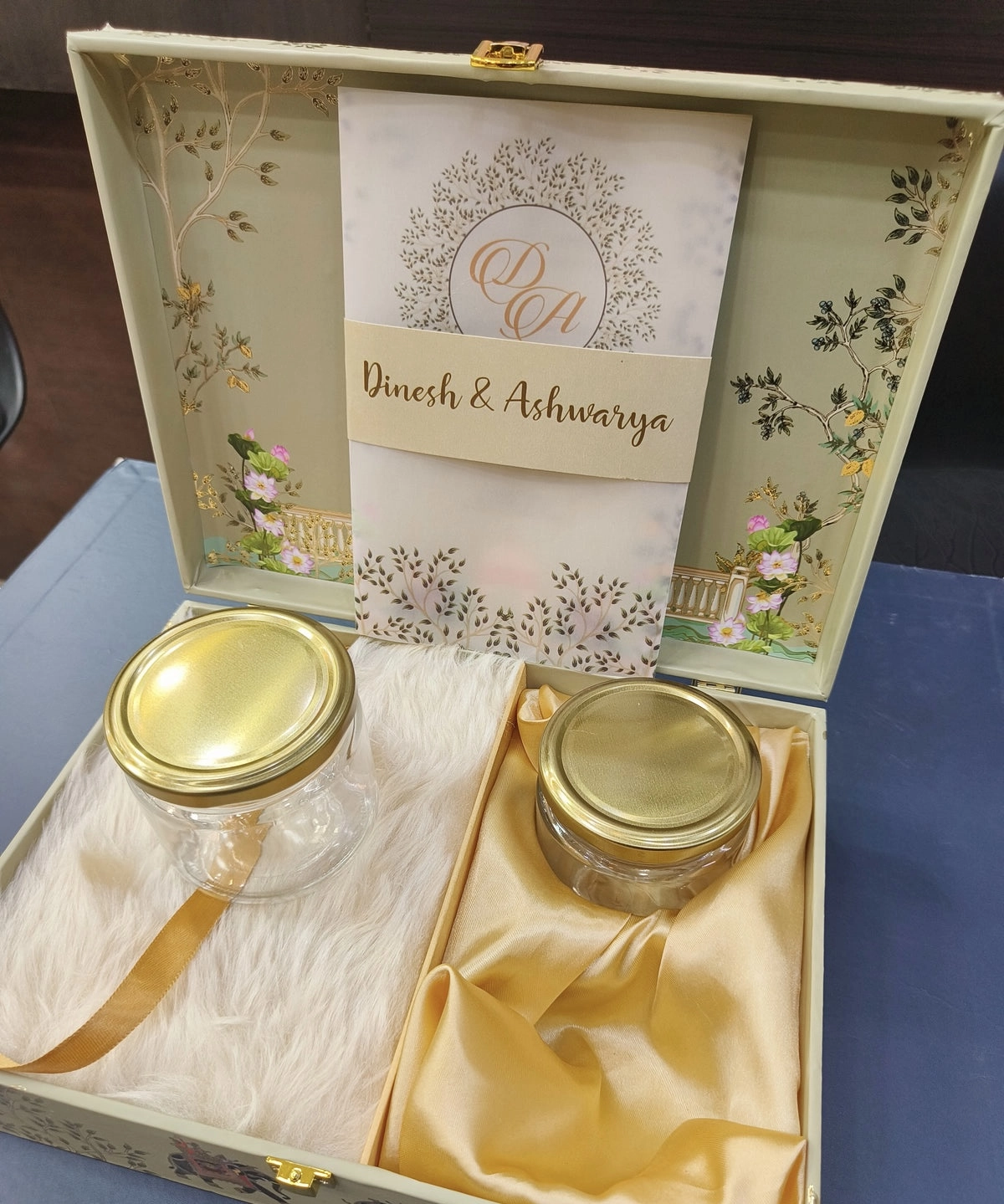 Luxury wedding invite box thumbnail 4