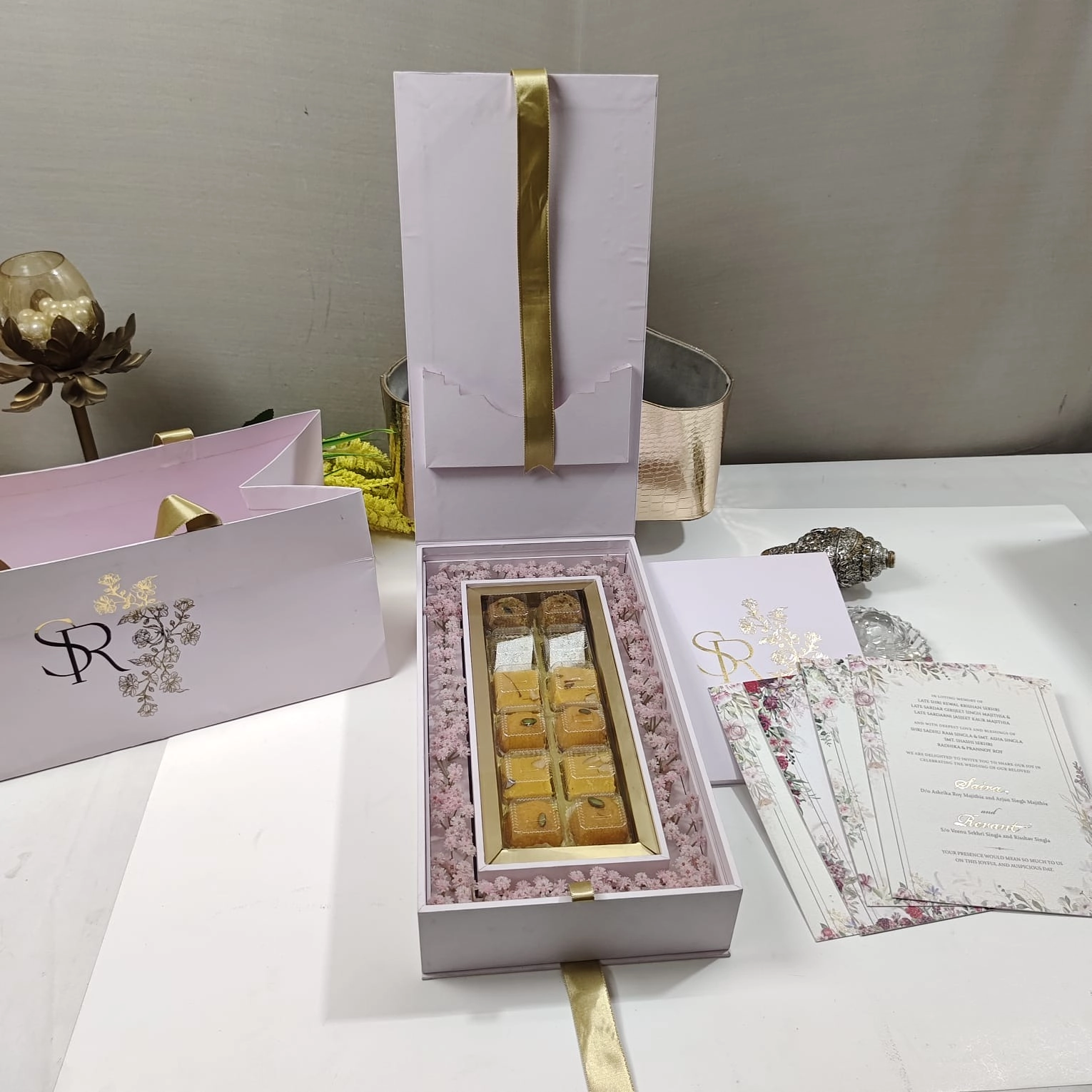 Premium luxurious wedding invitation thumbnail 2