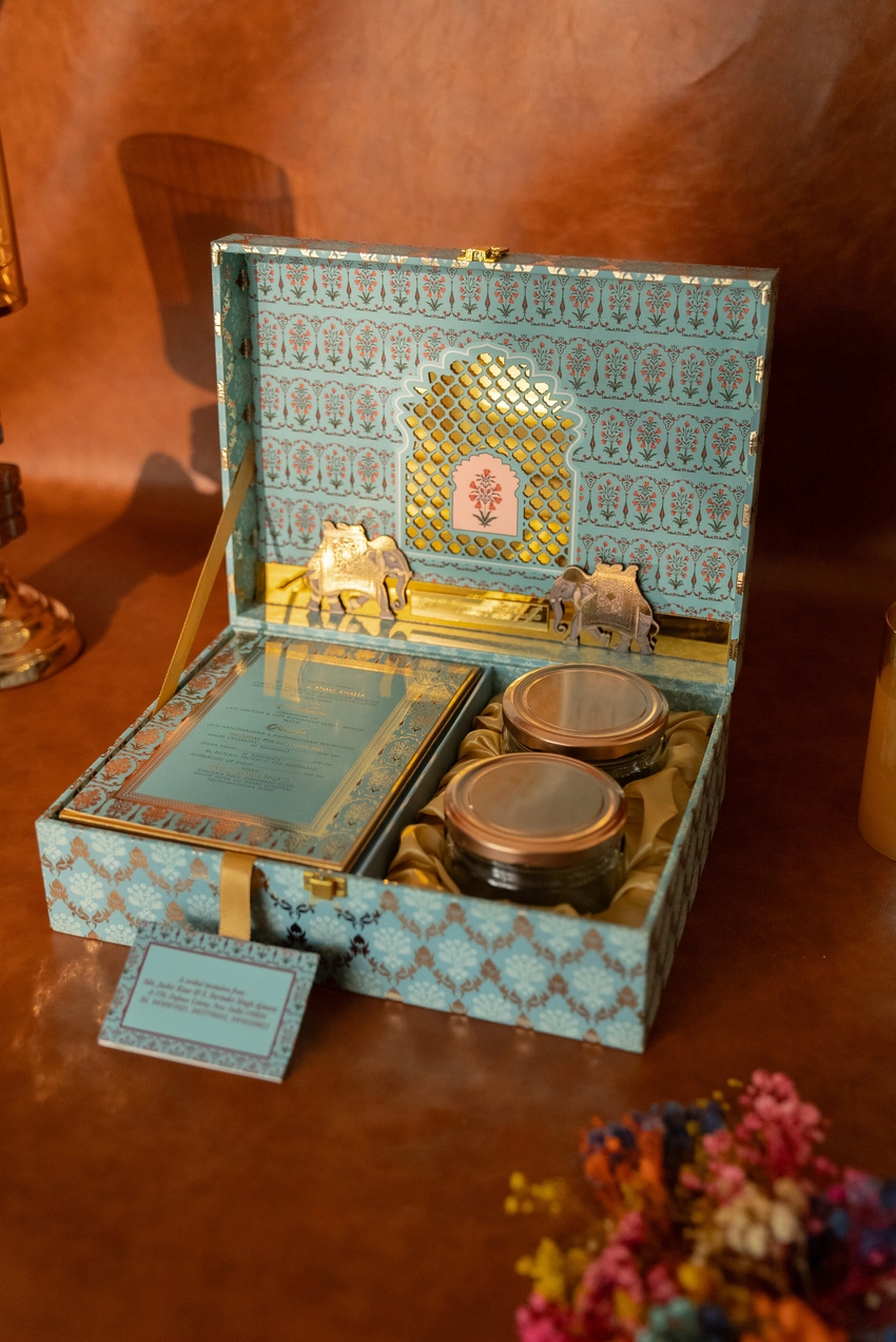 Heirloom Luxury Wedding Invite Box thumbnail 3