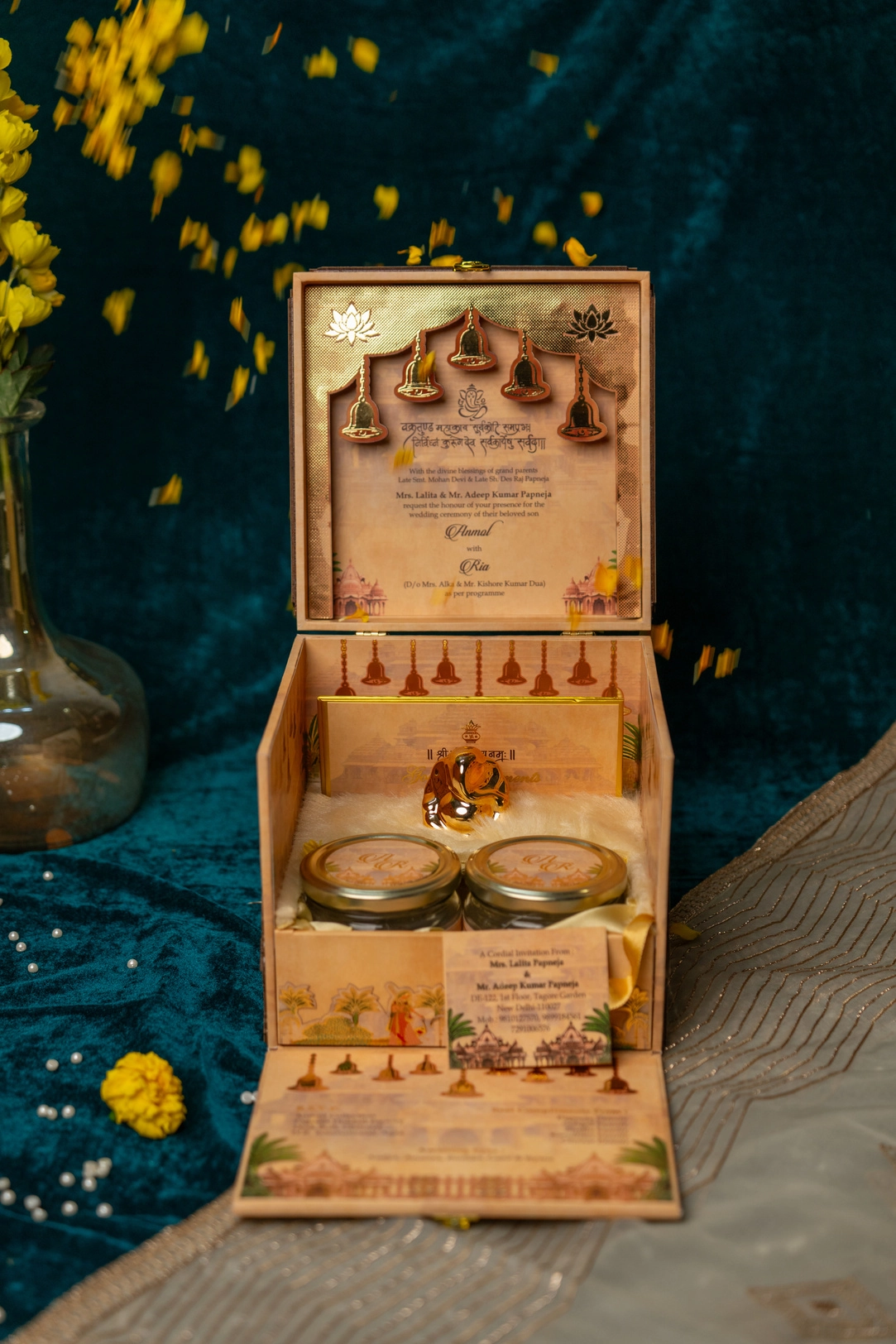 Heritage Luxury Wedding Invitation Box thumbnail 3