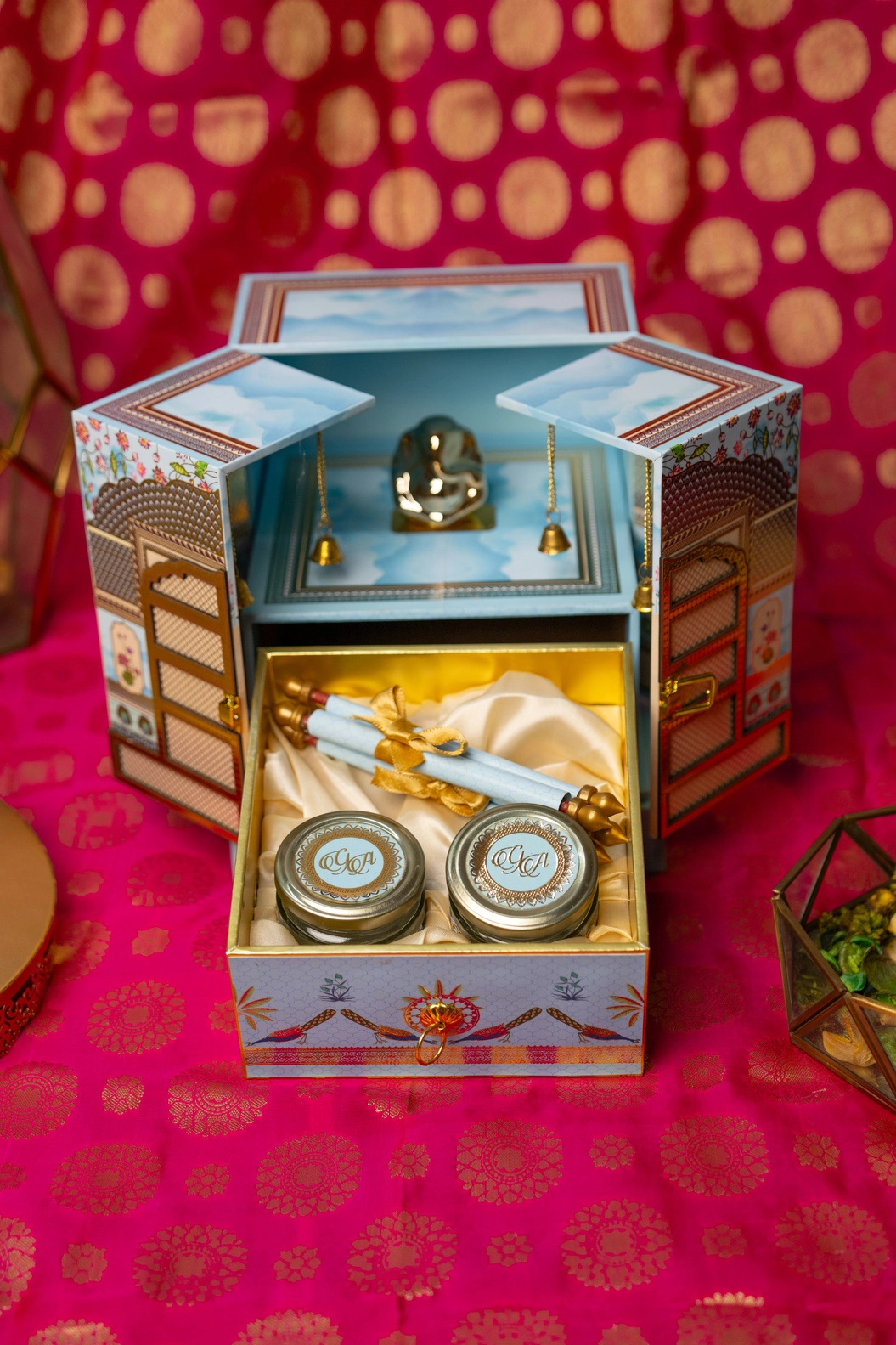 Heritage Luxury Invitation Box — 2 Jars & Scrolls thumbnail 2