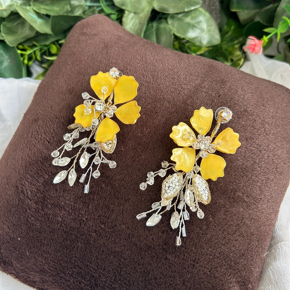 Necklace and earrings thumbnail 2