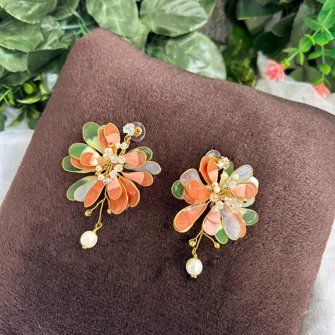 Necklace and earrings thumbnail 2