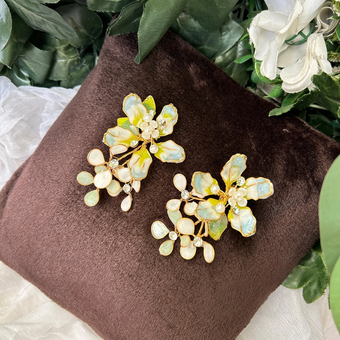 Necklace and earrings thumbnail 2