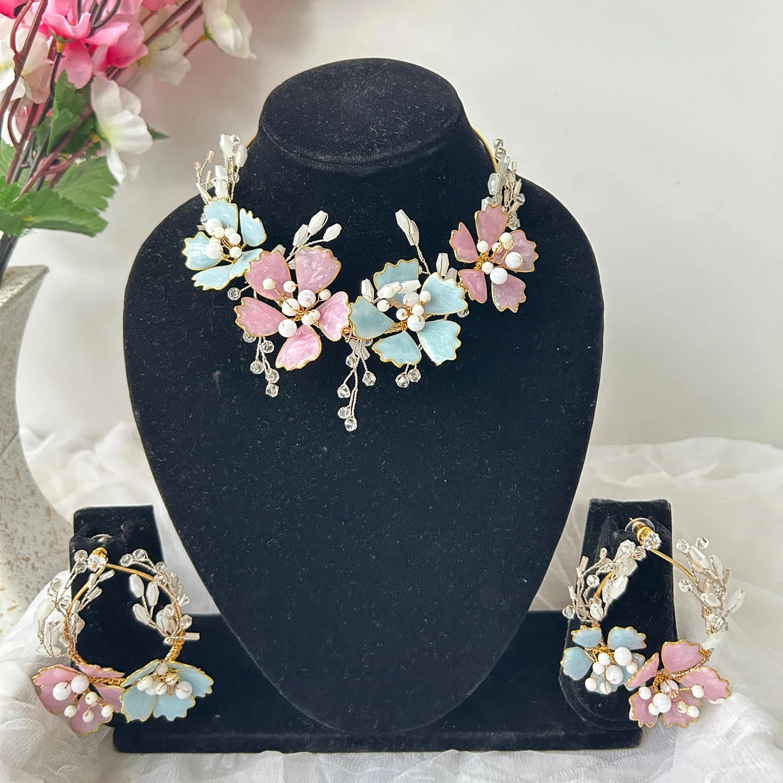 Necklace and earrings thumbnail 2