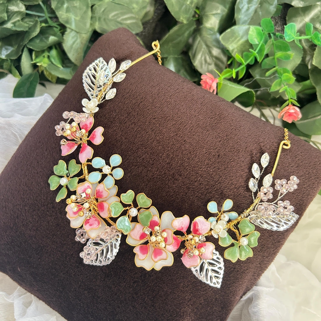 Necklace and earrings thumbnail 2