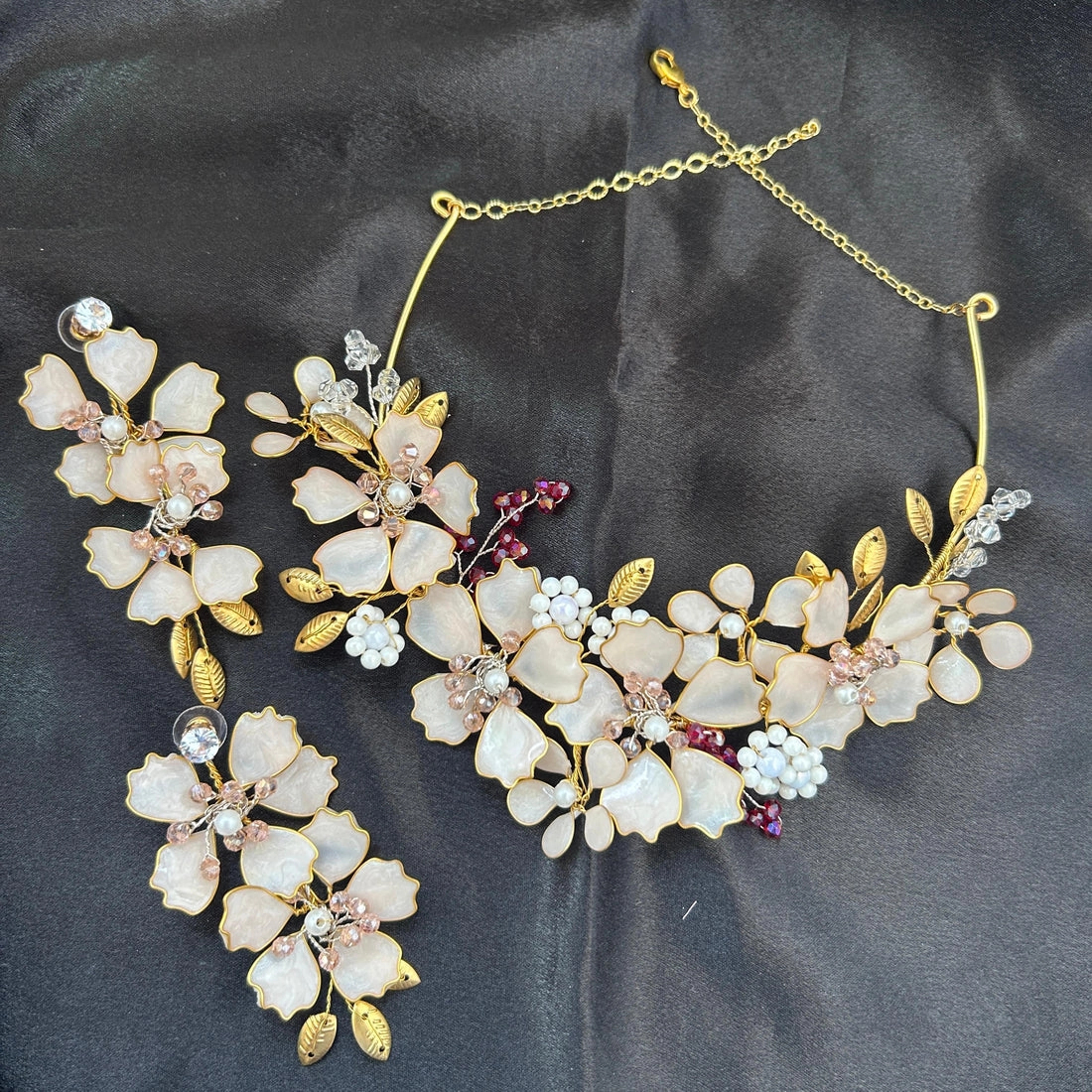 Necklace and earrings thumbnail 2