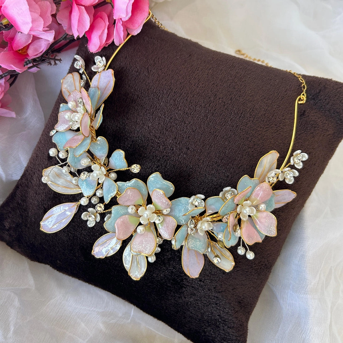 Necklace and earrings thumbnail 3