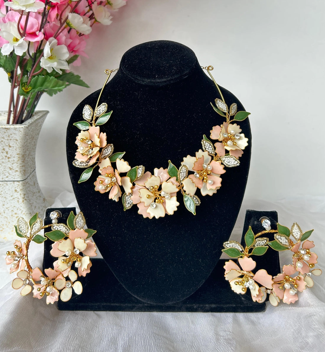 Necklace and earrings thumbnail 3