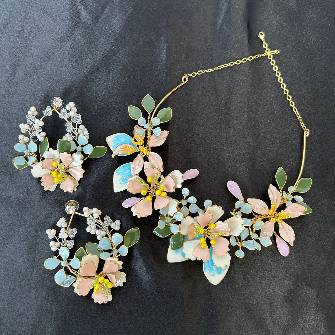 Necklace and earrings thumbnail 2