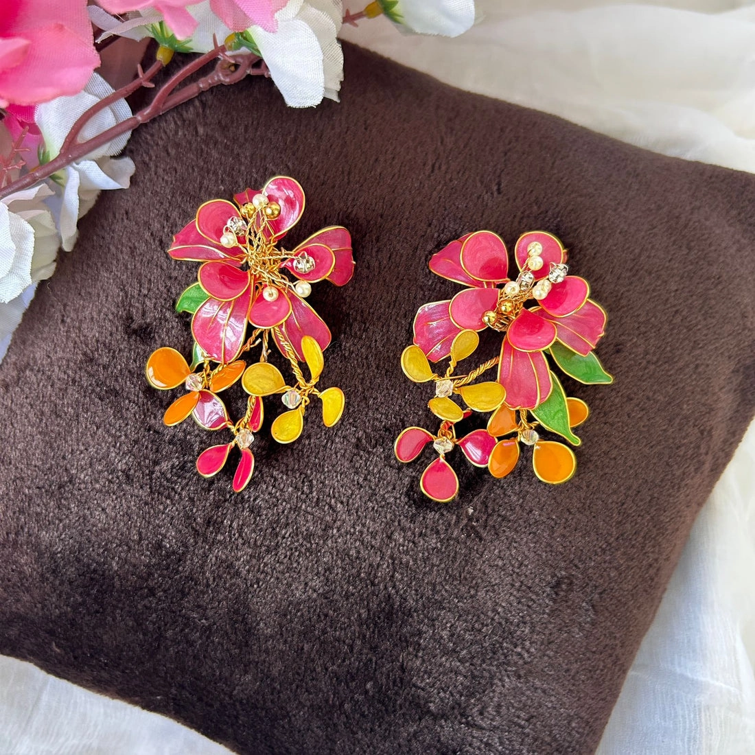 Necklace and earrings thumbnail 3