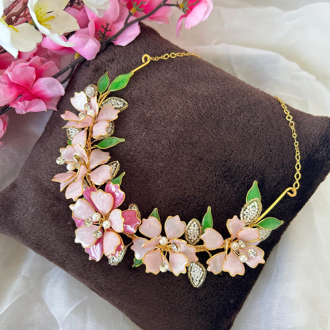 Necklace and earrings thumbnail 3