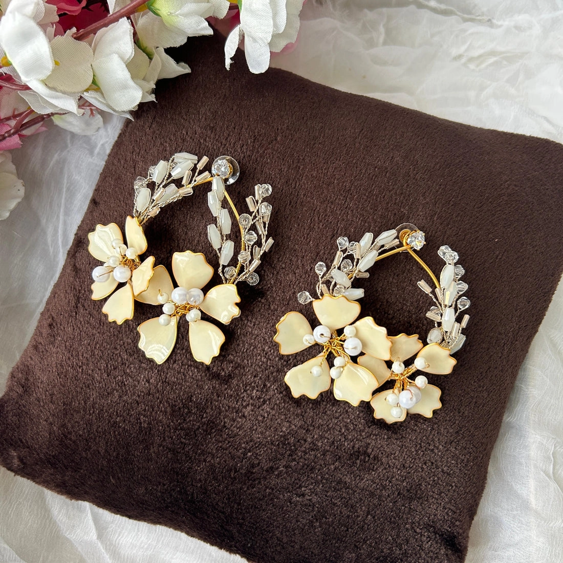 Necklace and earrings thumbnail 3