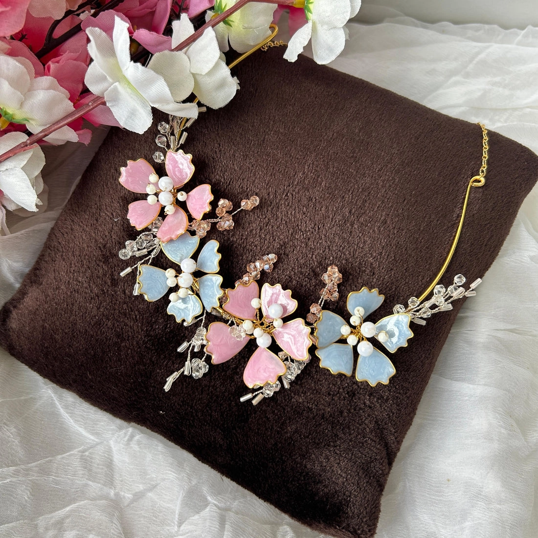 Necklace and earrings thumbnail 2