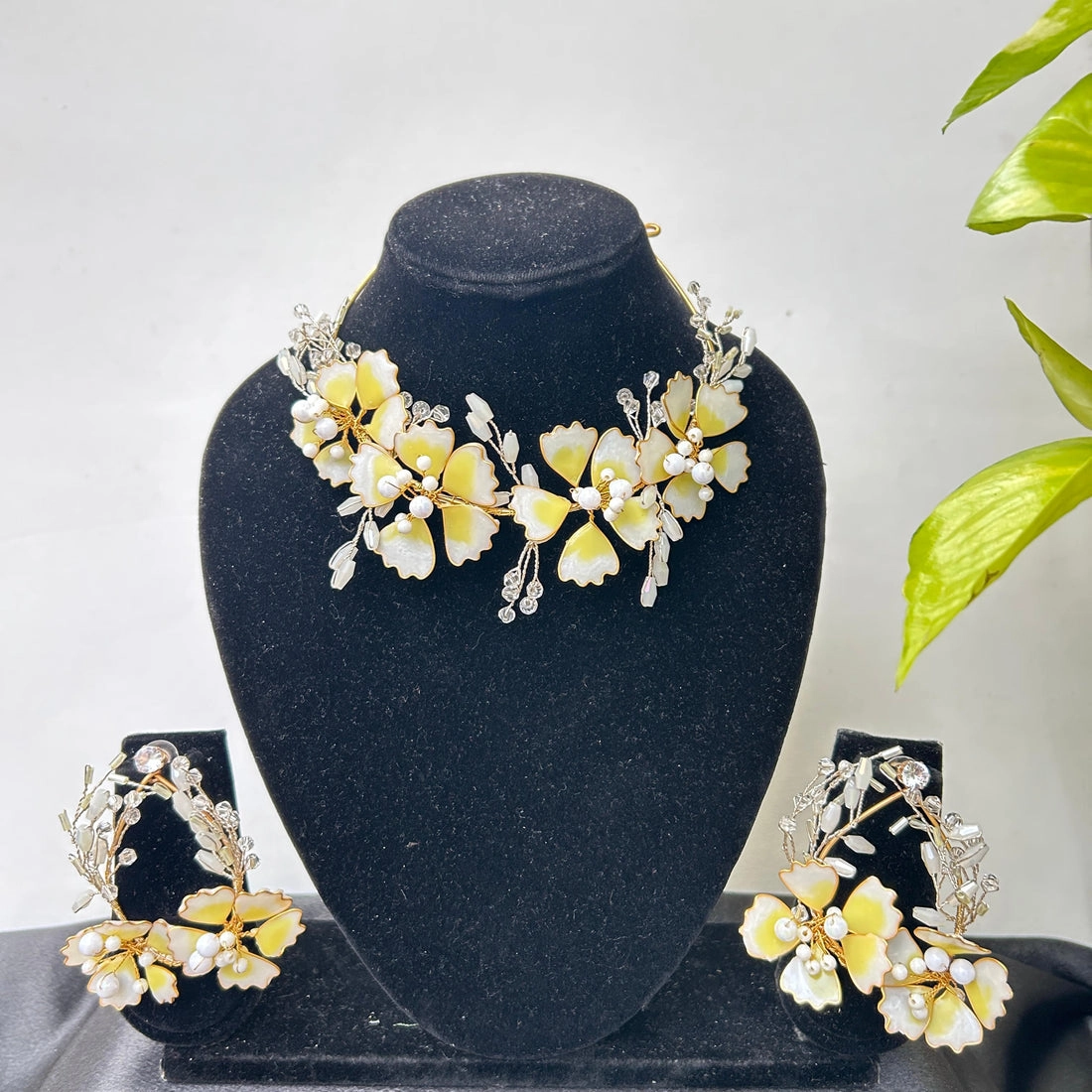 Necklace and earrings thumbnail 2