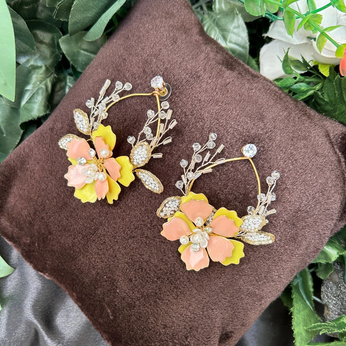 Necklace and earrings thumbnail 3