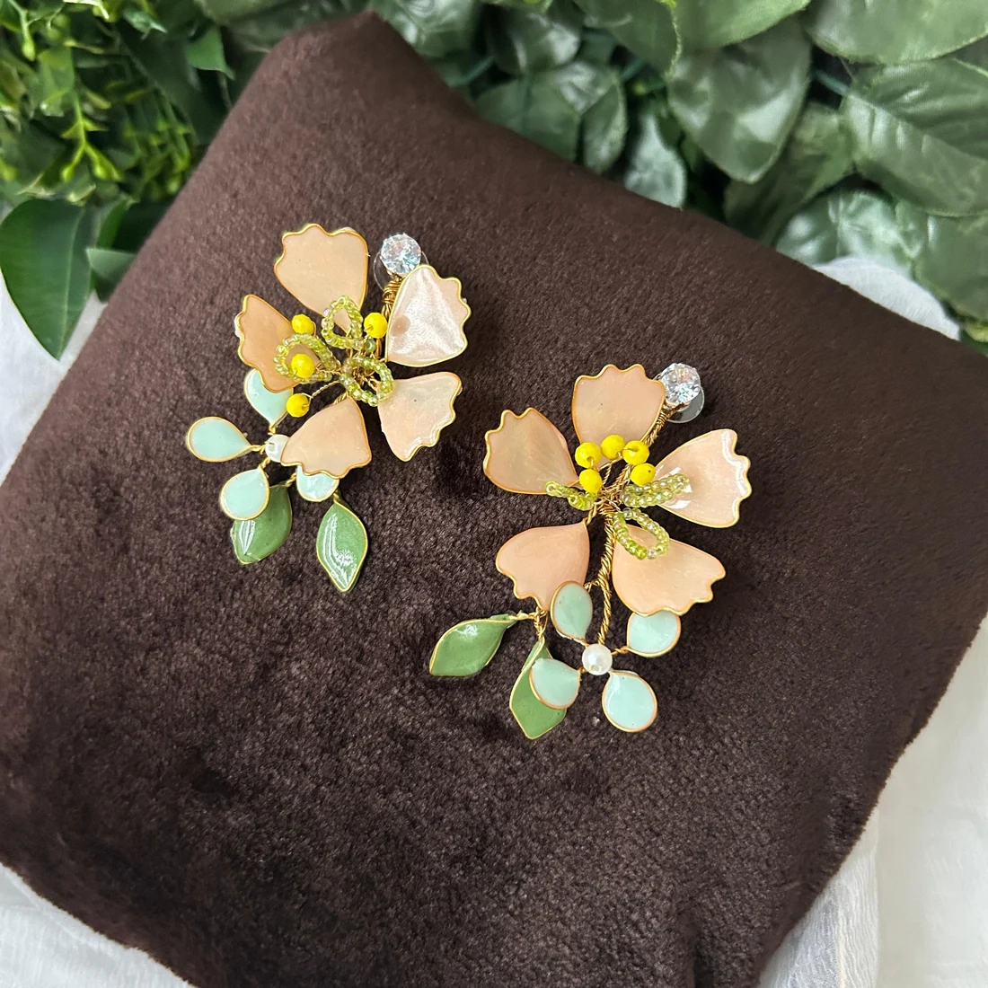 Necklace and earrings thumbnail 2