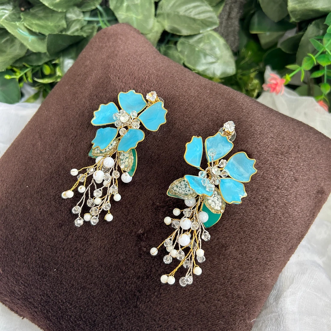 Necklace and earrings thumbnail 2