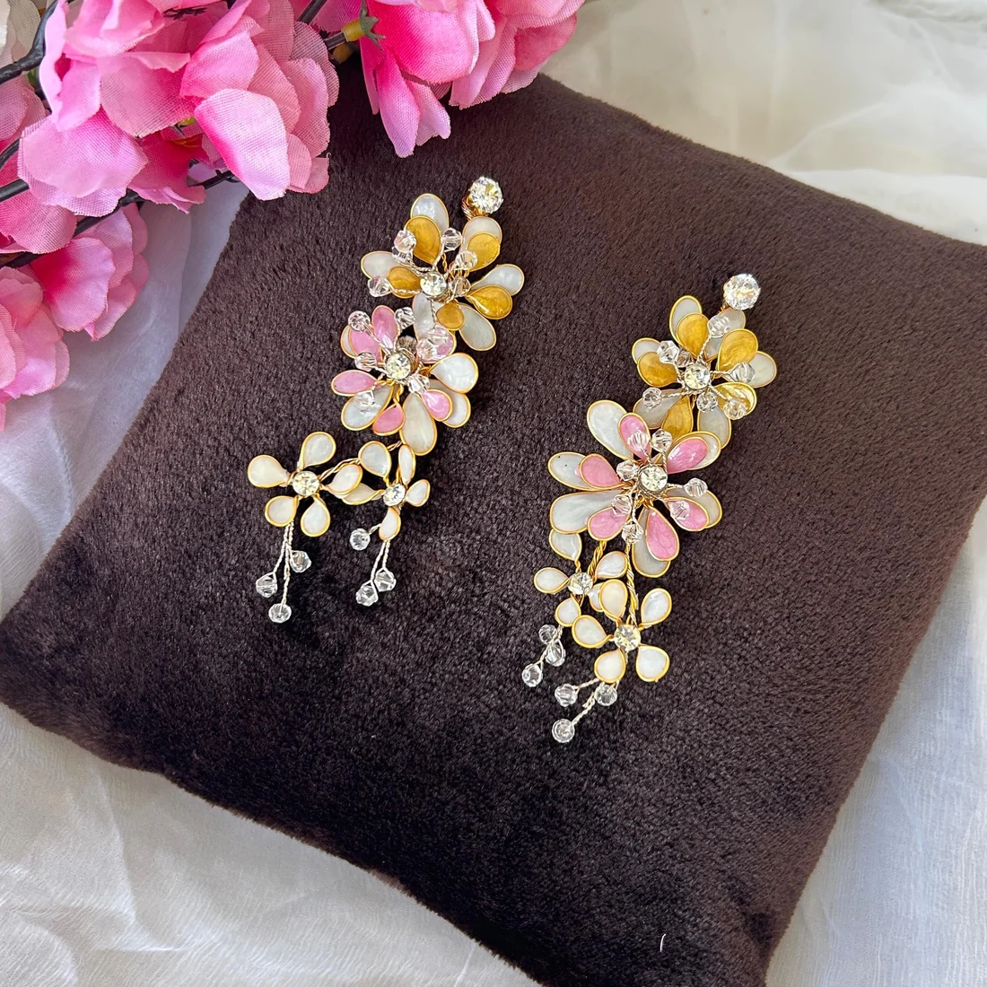 Necklace and earrings thumbnail 3