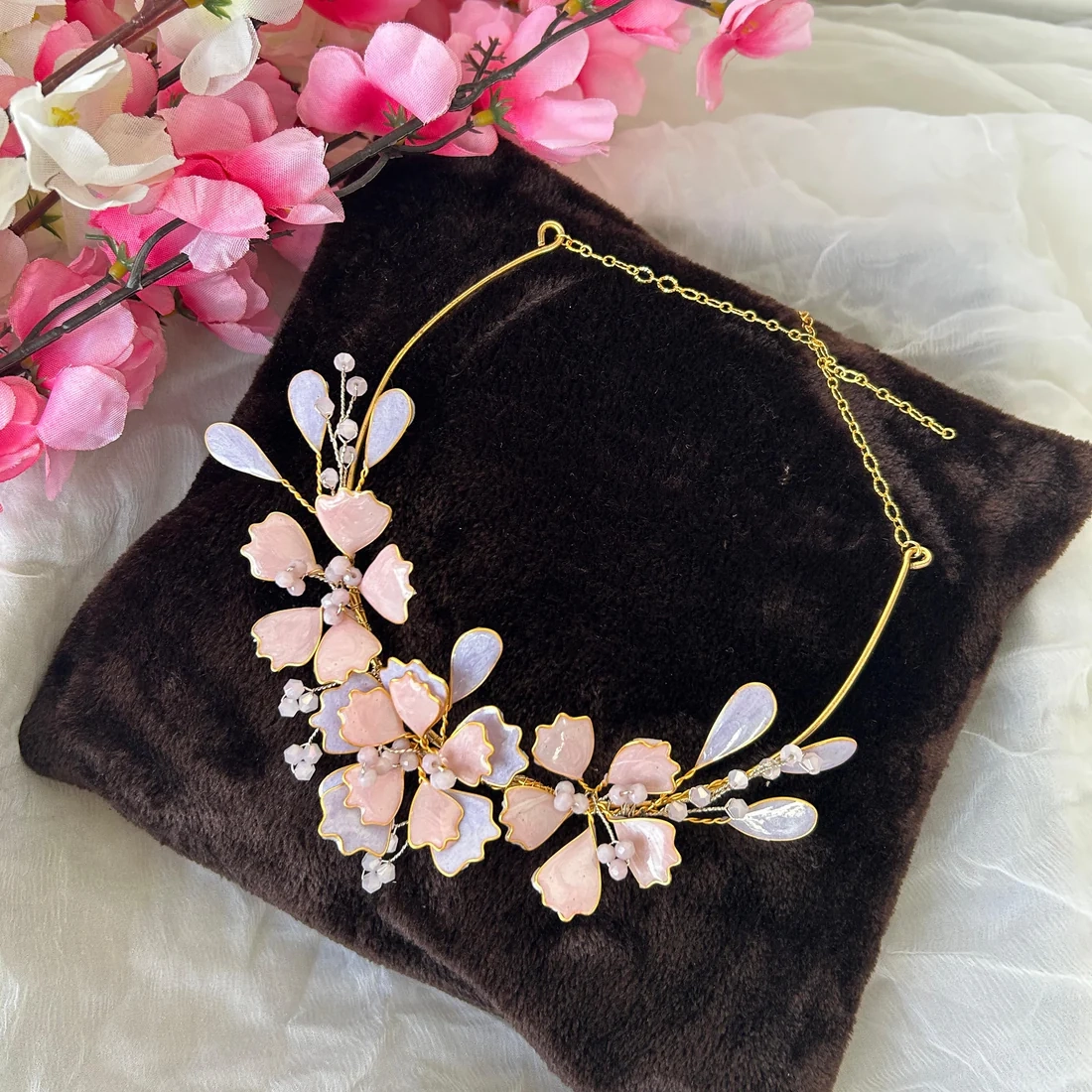 Necklace and earrings thumbnail 3