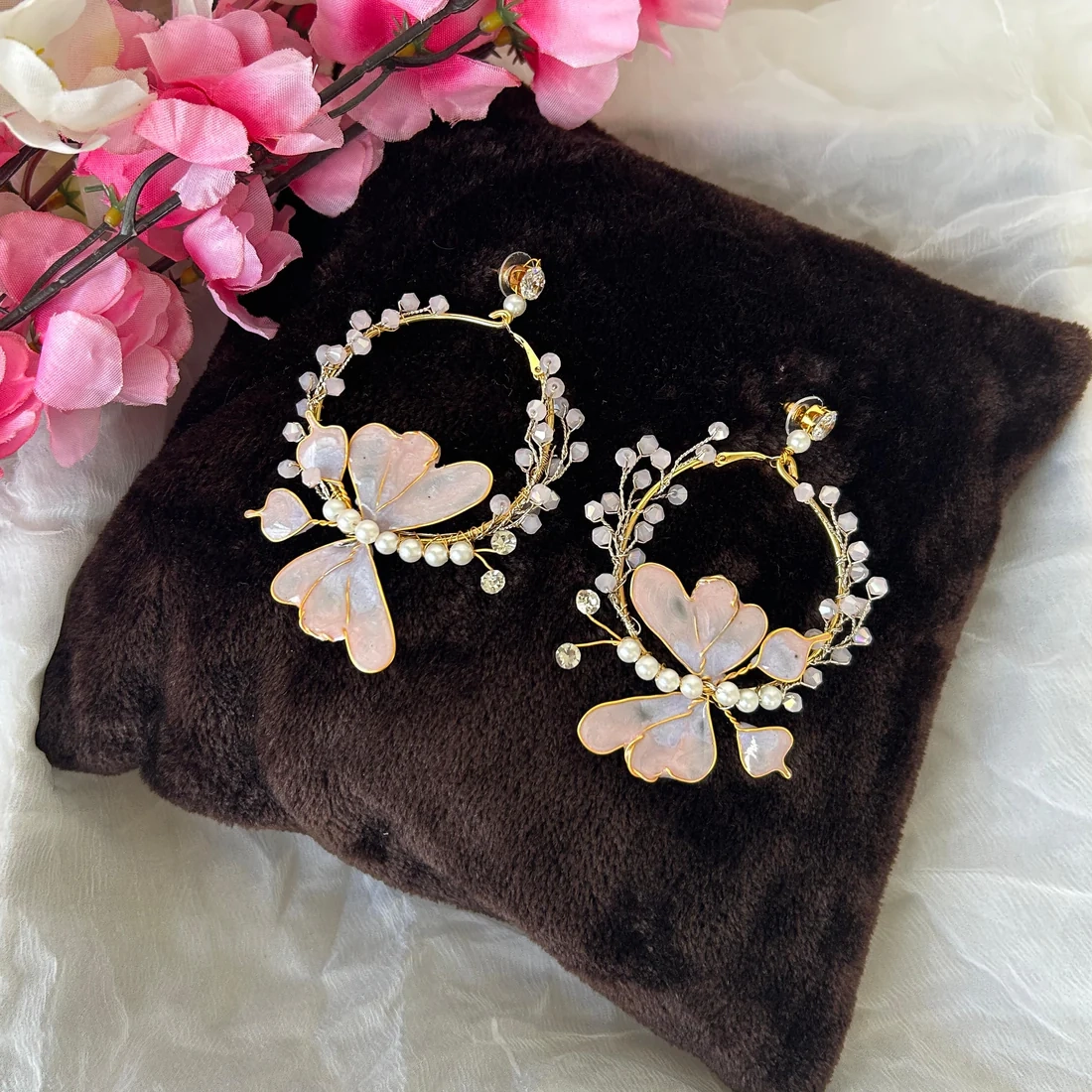 Necklace and earrings thumbnail 2