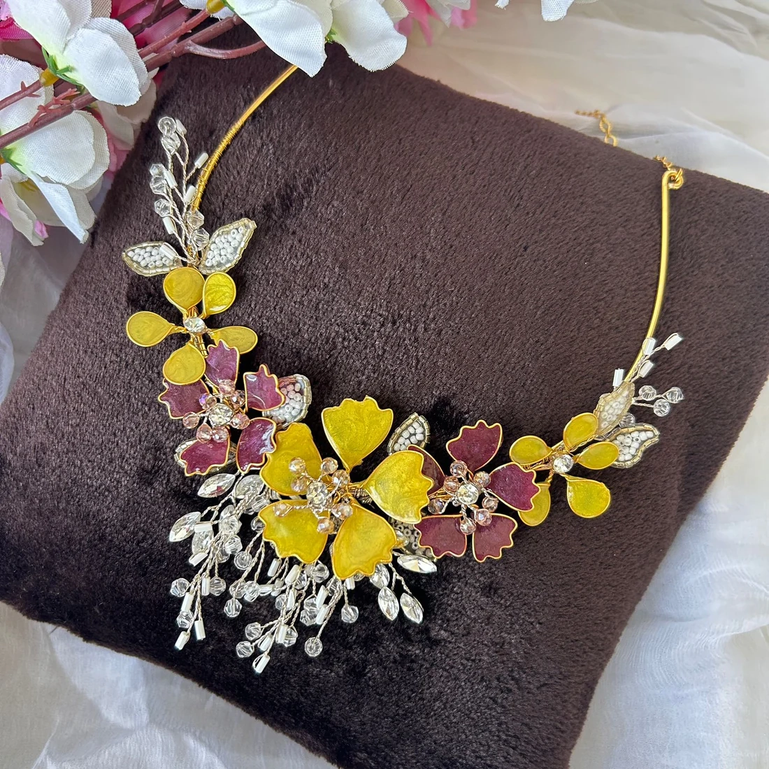 Necklace and earrings thumbnail 3