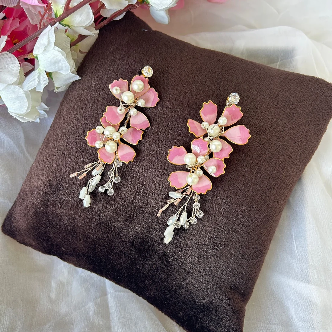 Necklace and earrings thumbnail 3