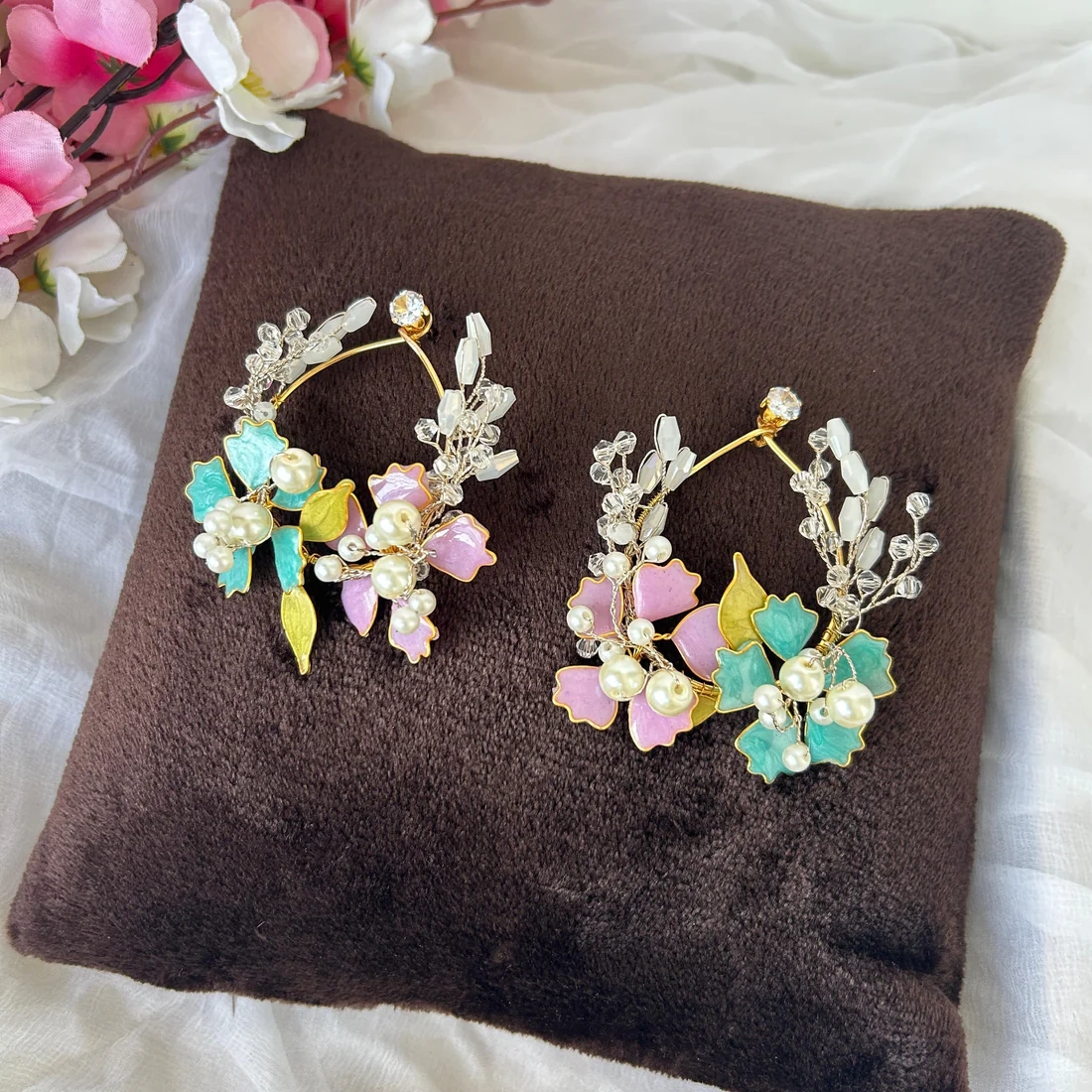 Necklace and earrings thumbnail 3