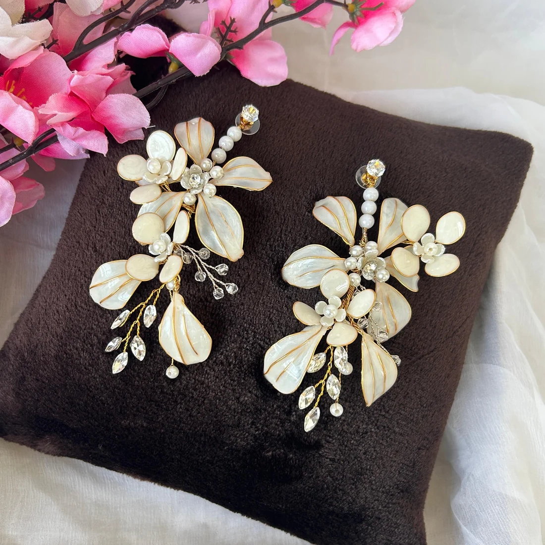 Necklace and earrings thumbnail 3