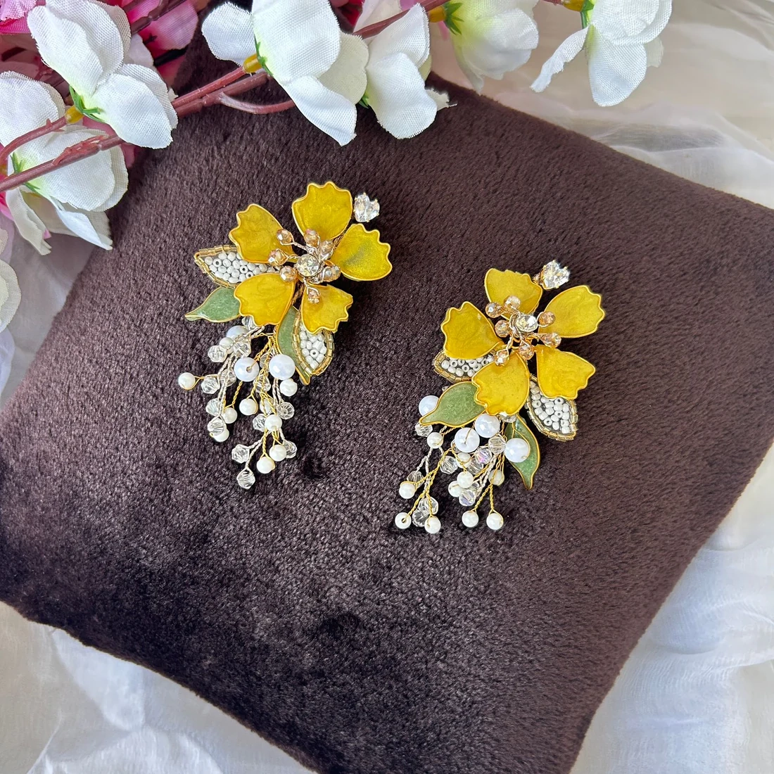 Necklace and earrings thumbnail 3