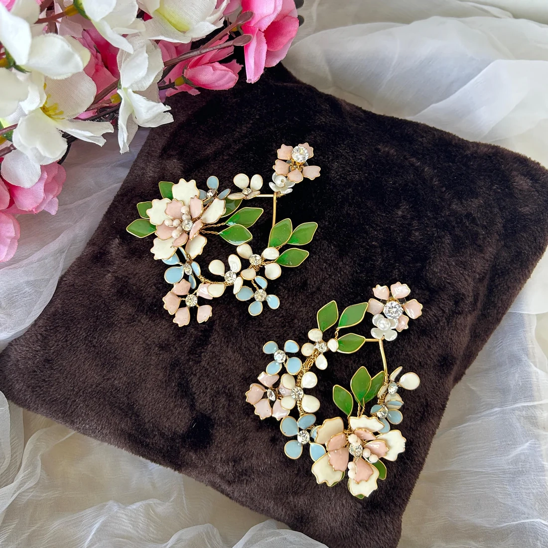 Necklace and earrings thumbnail 2