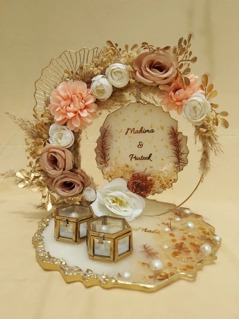 Personalised Floral Engagement Ring Platter thumbnail 3